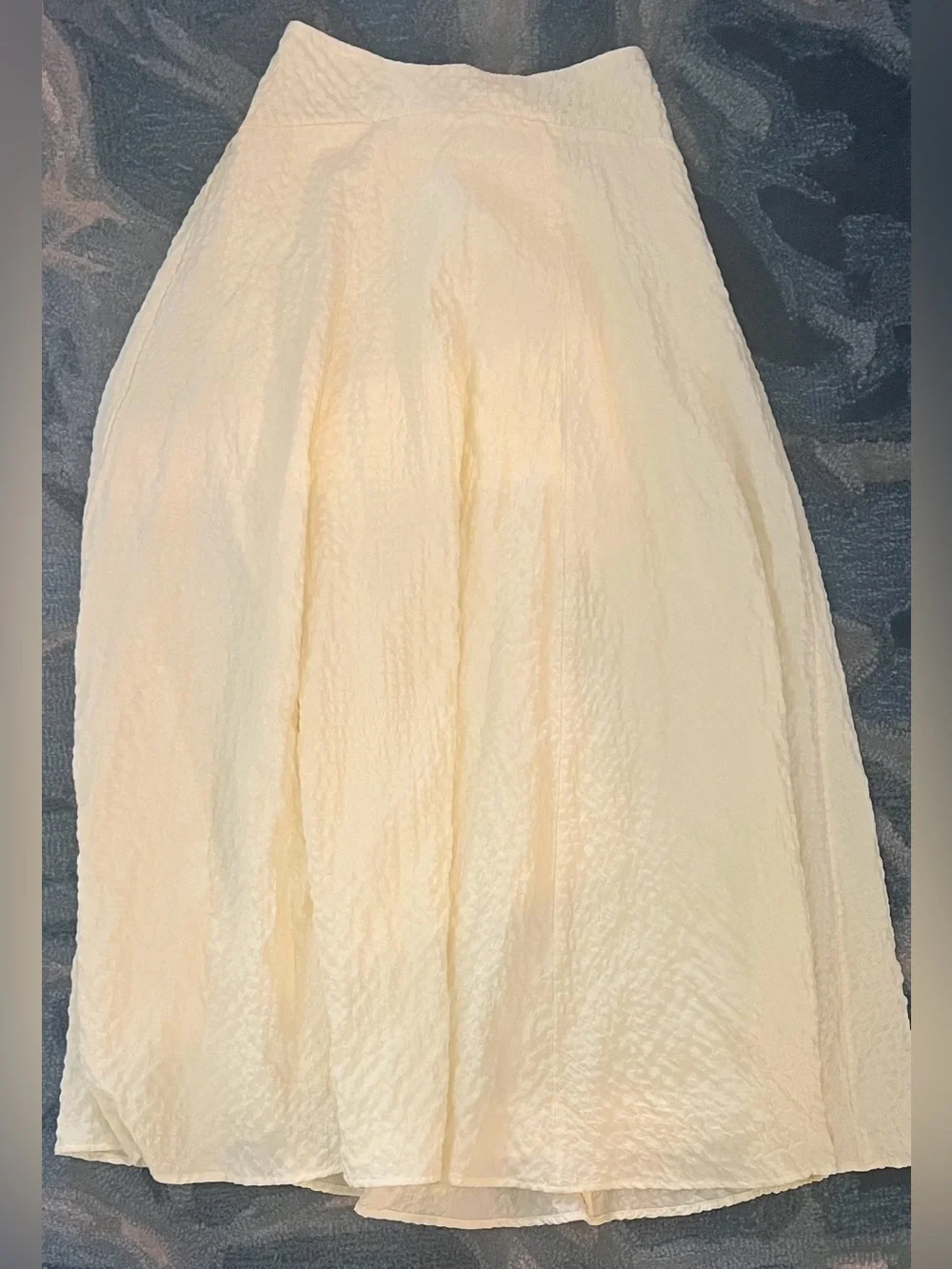 Abercrombie & Fitch Textured Fit to Flatter Maxi Skirt Yellow XS - Picture 3 of 10